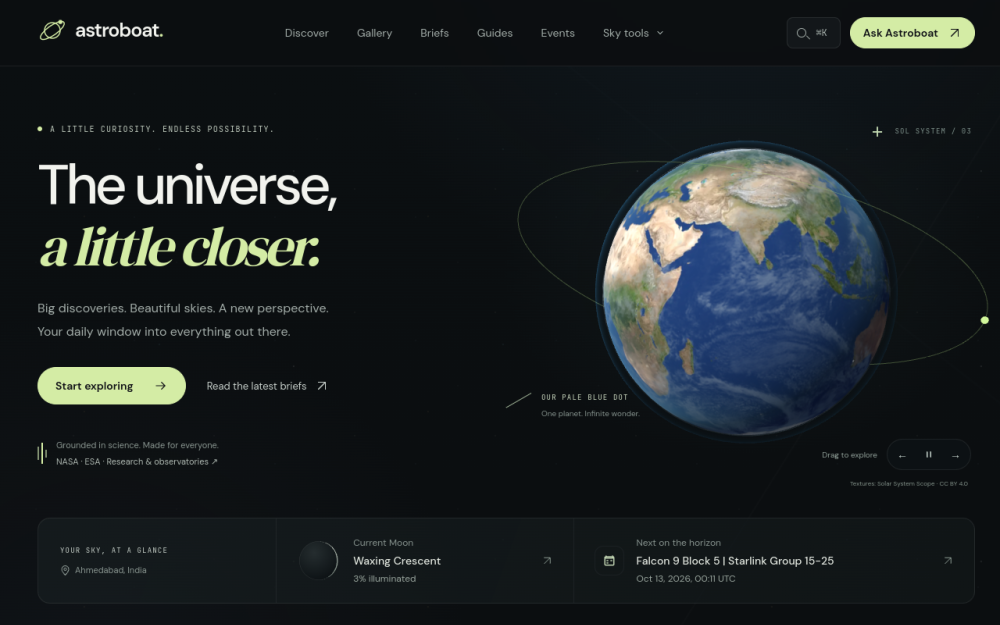 Screenshot of the astroboat.in landing page